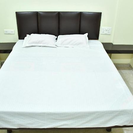 Hotel Kalika Residency - Akkalkot Akalkot Exteriör bild