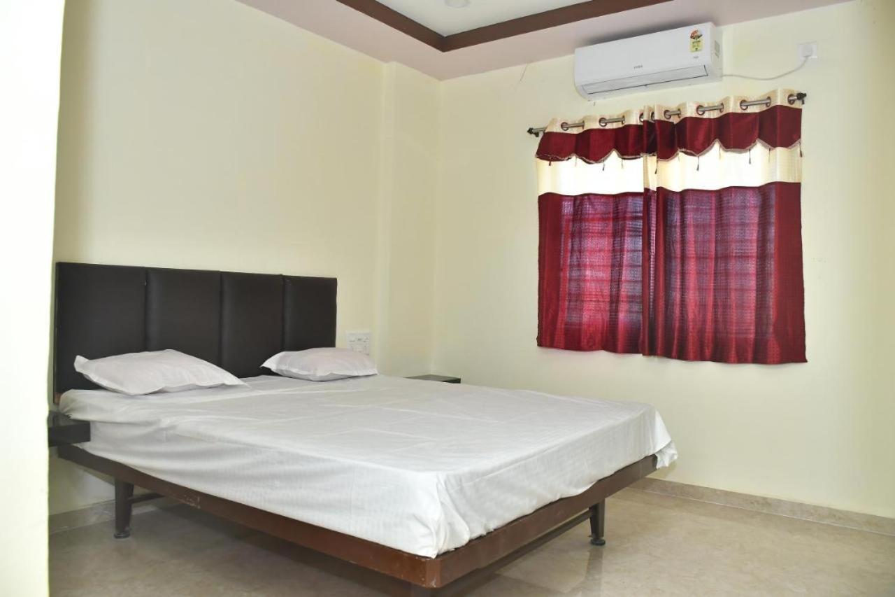 Hotel Kalika Residency - Akkalkot Akalkot Exteriör bild
