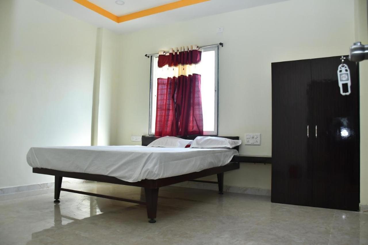 Hotel Kalika Residency - Akkalkot Akalkot Exteriör bild